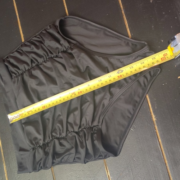 COCOSHIP Elegant Black Swimwear - Picture 6 of 10